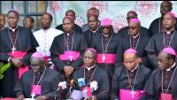 Bővebben: A kenyai püspökök elítélik a tüntető fiatalok meggyilkolását